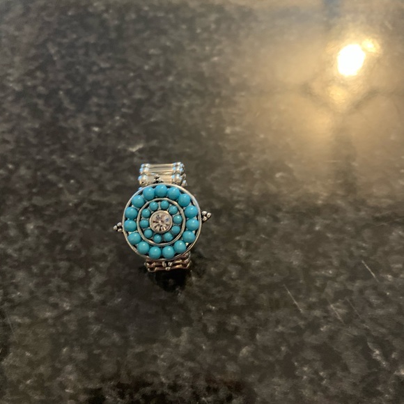 Turquoise stretch ring - Picture 5 of 5